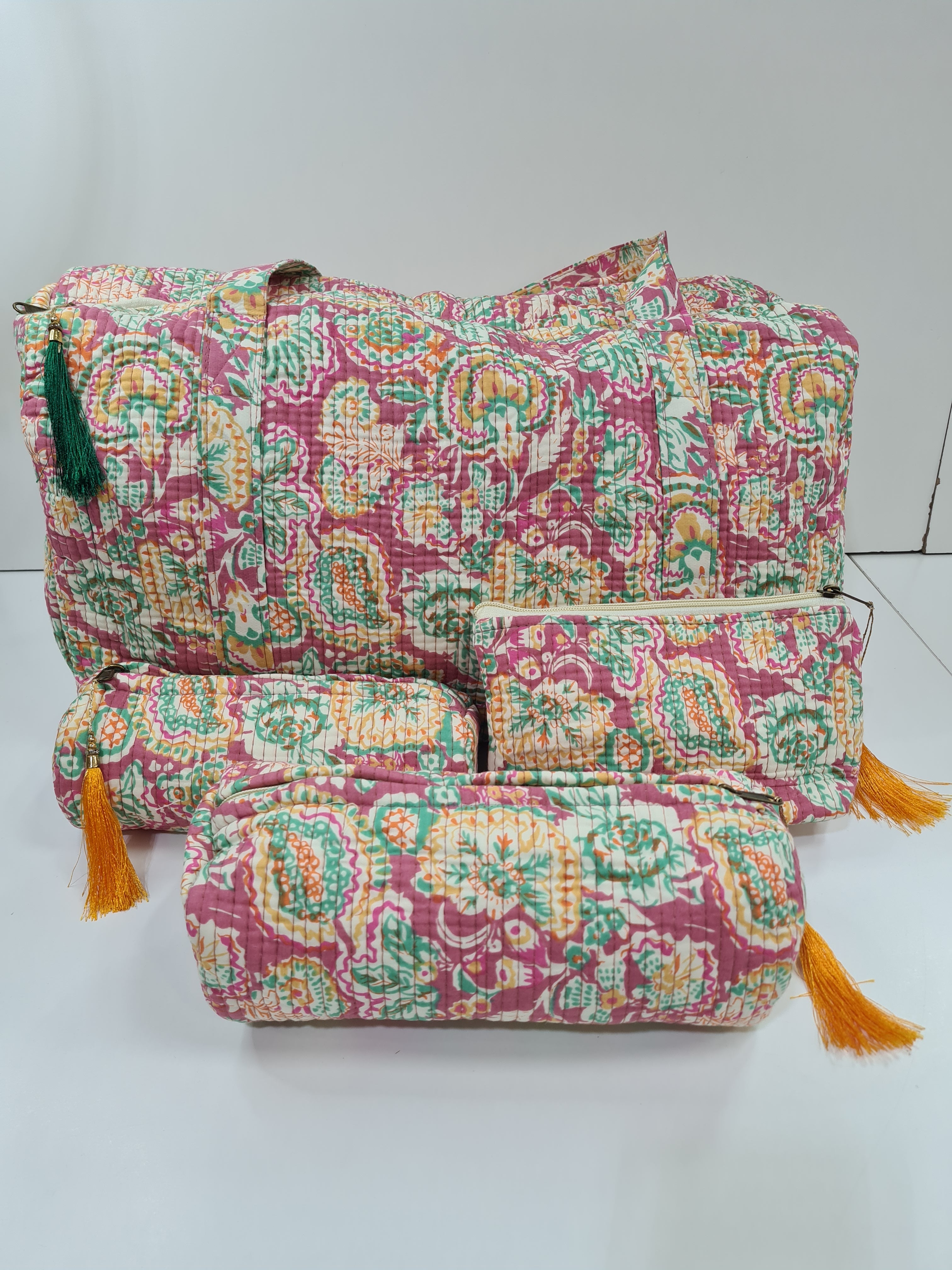 Lote bolsa de viaje y neceseres