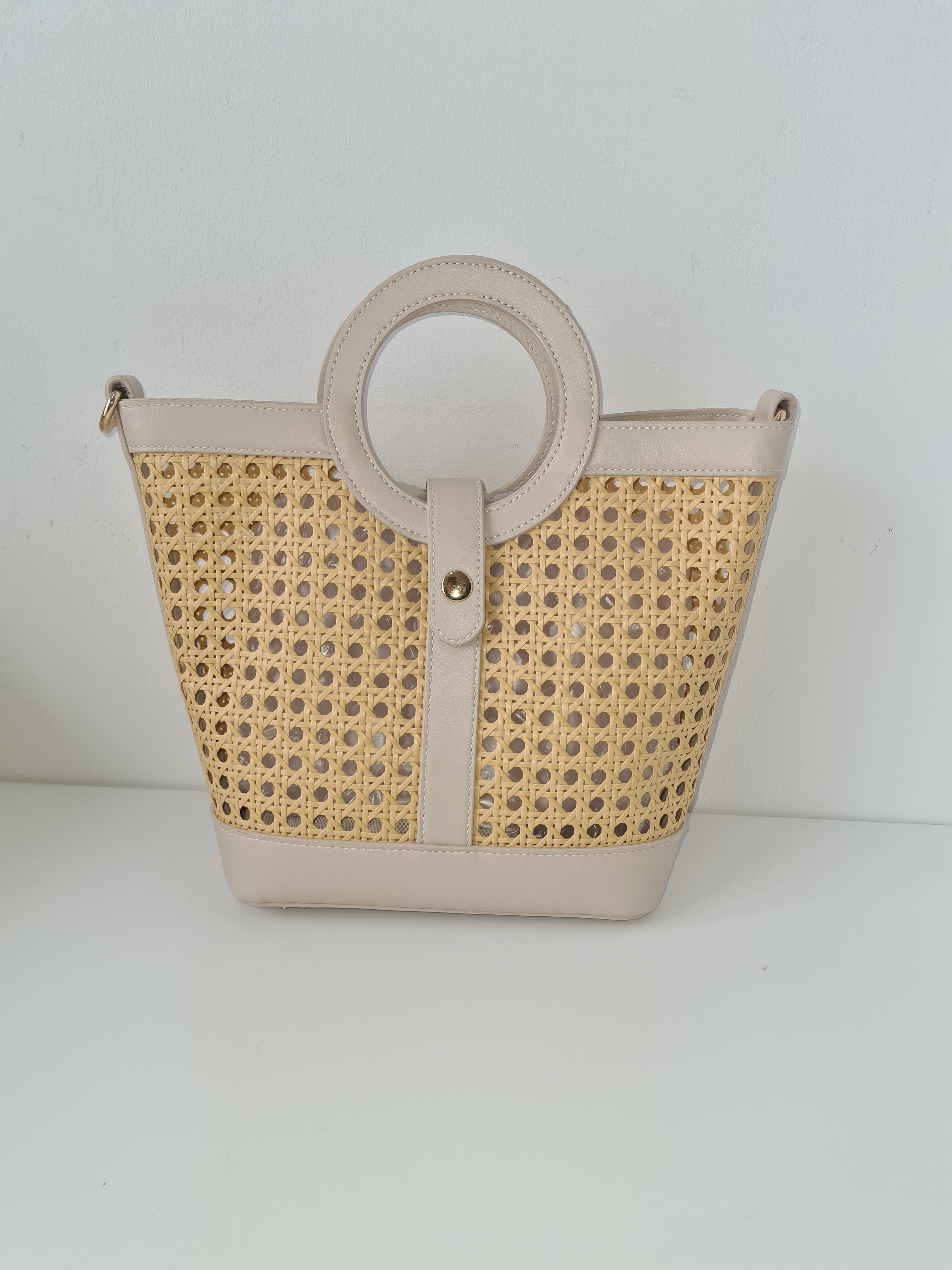 Bolso de rafia asa redonda
