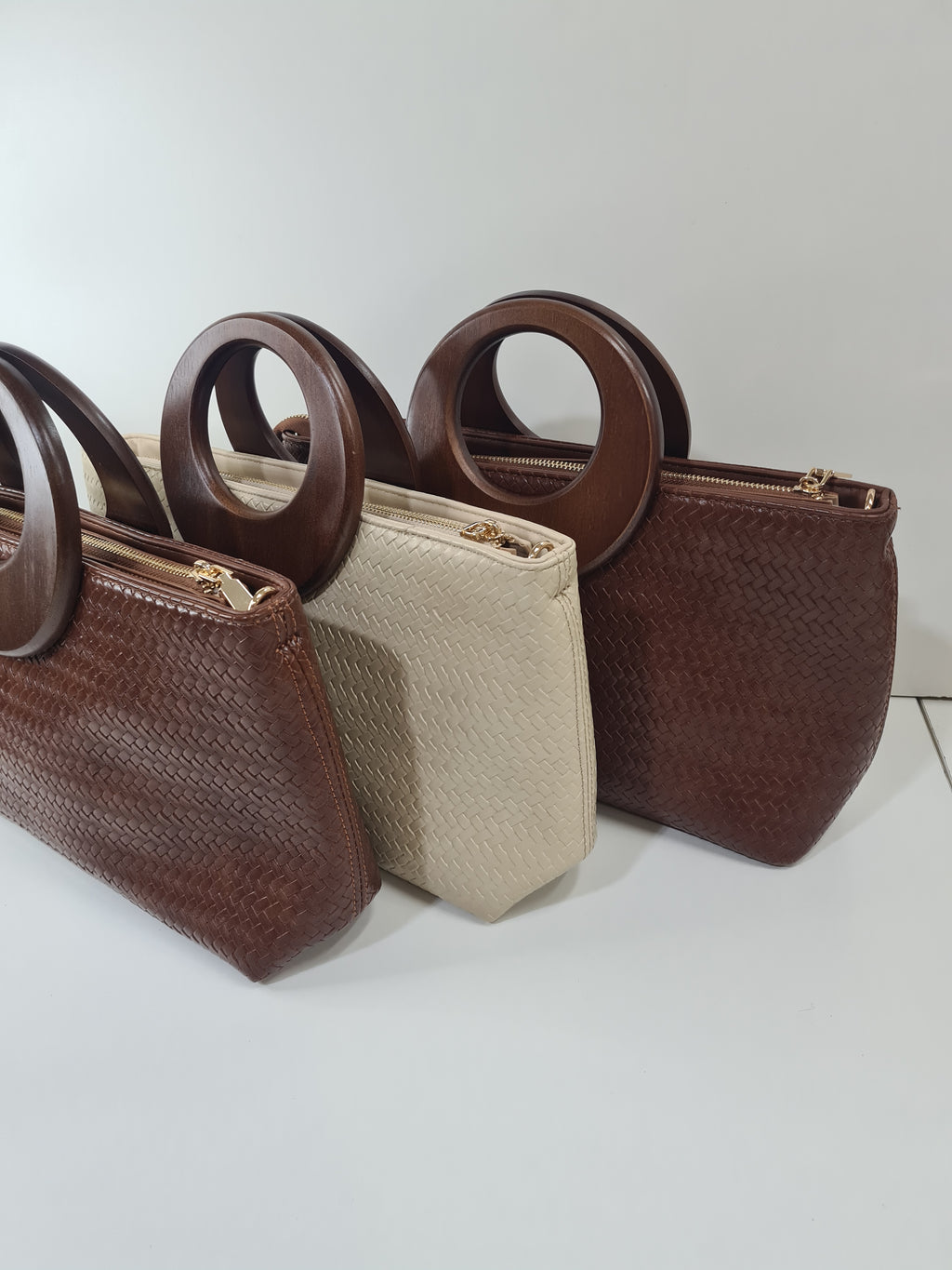 BOLSO DE MANO TRENZADO ASA REDONDA