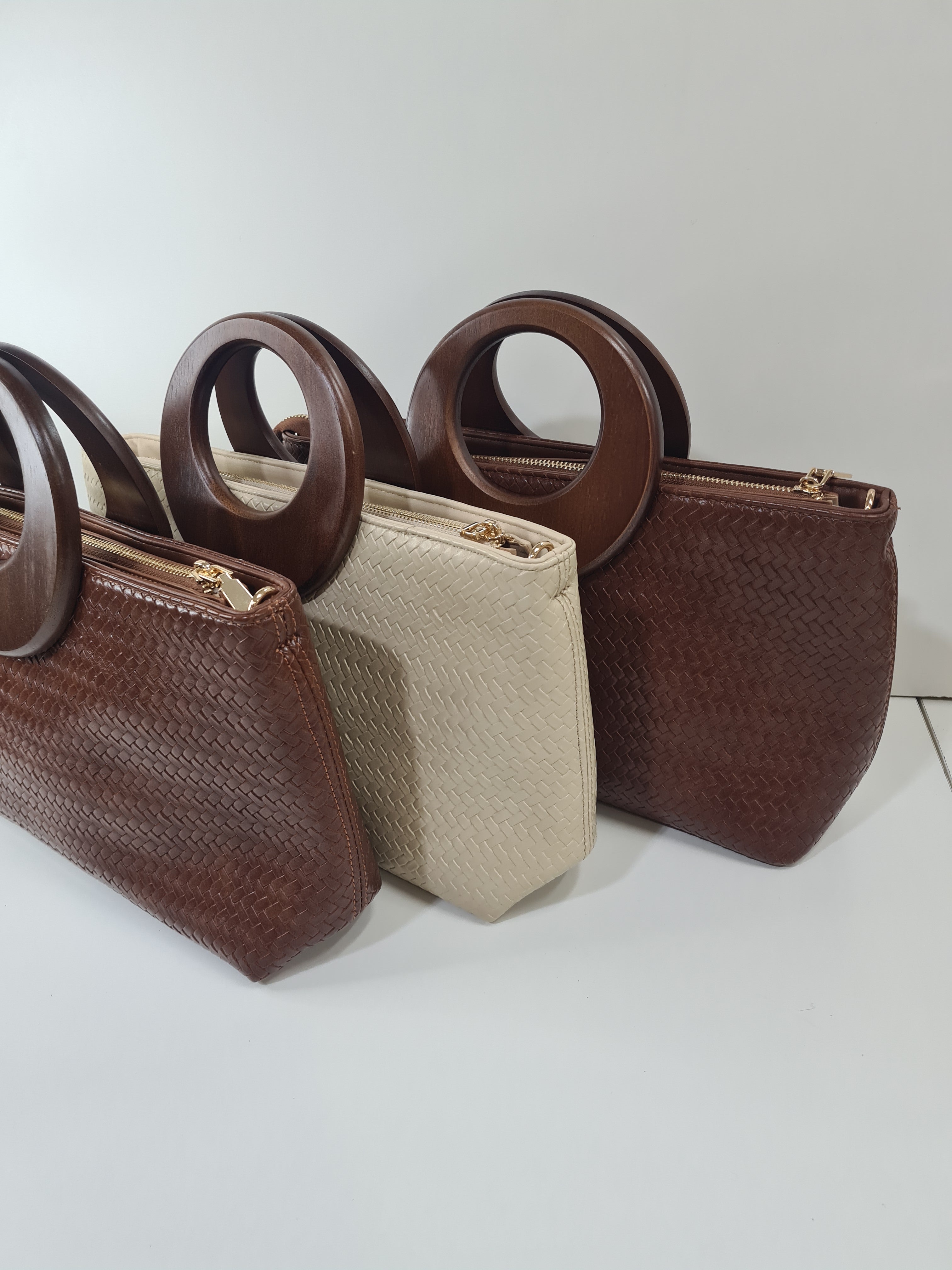 BOLSO DE MANO TRENZADO ASA REDONDA
